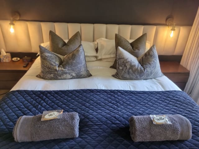 Spacious 4-bedroom family home with pool gallery image 3