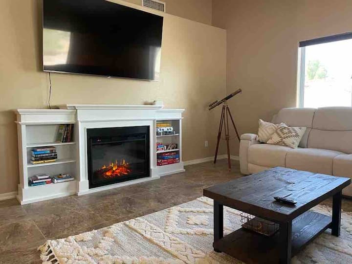 Superstition Desert Oasis Heated Pool, Spa & Views - Canyon Lake, Roosevelt