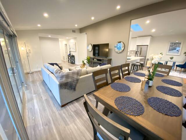 Stunning Glendale Hills Modern Home with Views!! gallery image 4