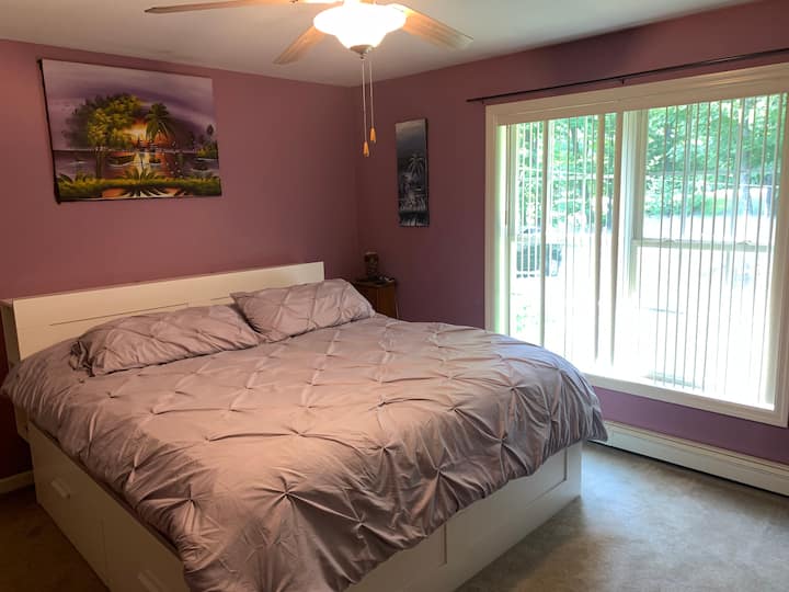 Chambre #1 lit King Size avec salle de bain complète attenante   