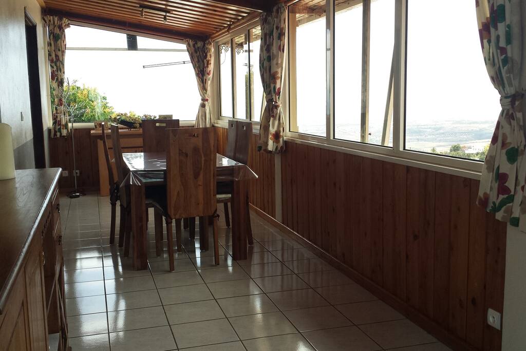 Salle à manger avec vue panoramique