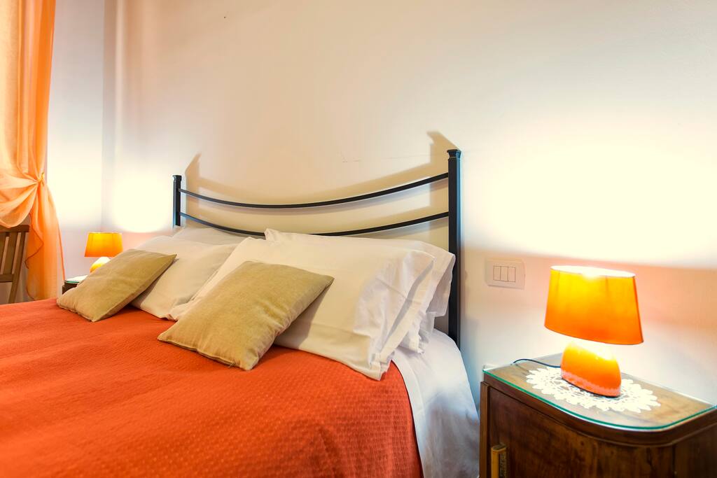 Double room with private external bathroom