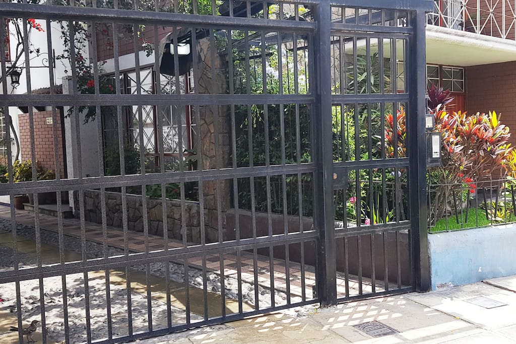 Entrada con intercomunicador