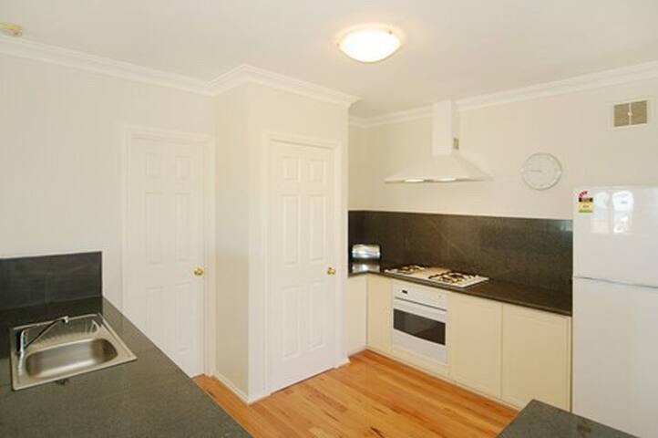 Island View Beach House – Premium Beach Front gallery image 3