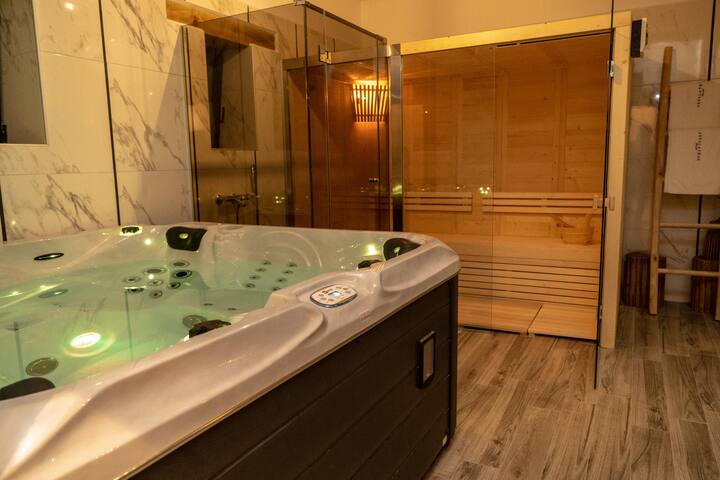 Villa Bespoke, sea view, heated pool, jacuzzi, 3BD gallery image 5