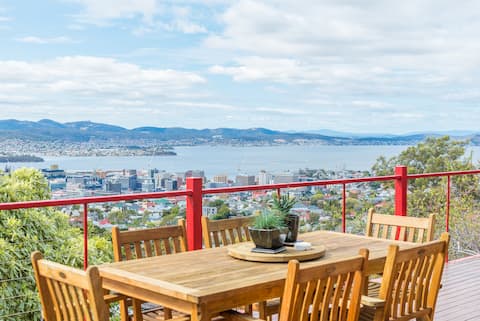 Top performing Airbnb: Amazing river and city views in City Of Hobart