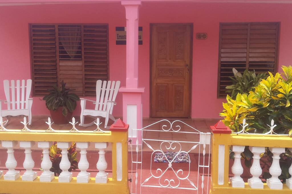Frente de la Casa