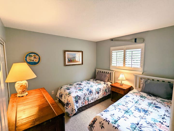 Спалня 2 с две единични легла