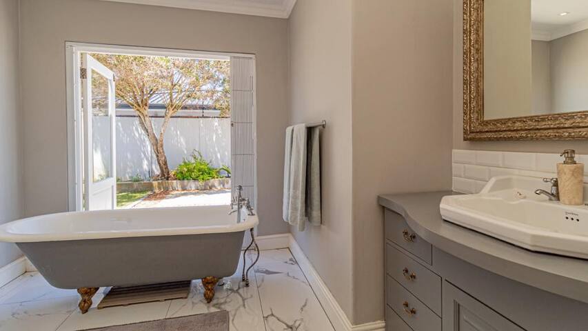 Sanctuary Holiday Home gallery image 5