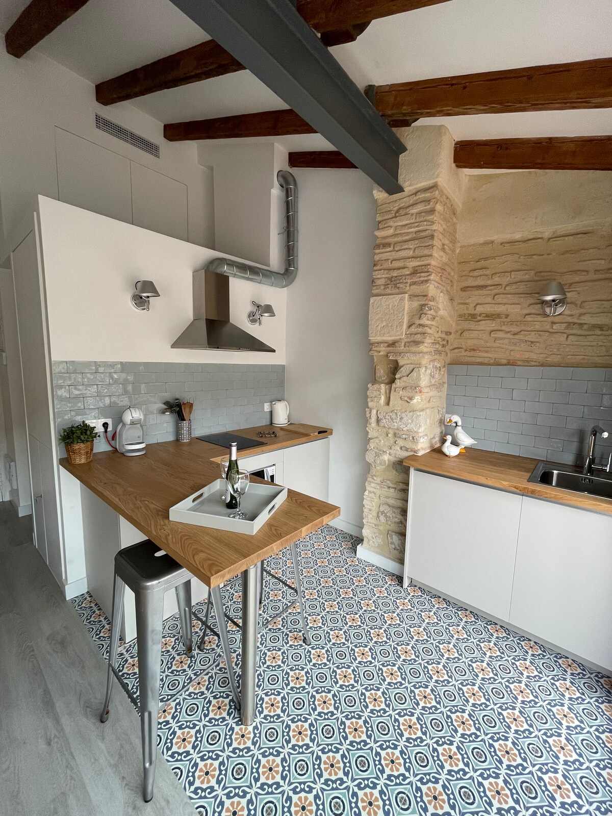 Top performing Airbnb: Beautiful Loft with big terrace in old town in Alacant / Alicante