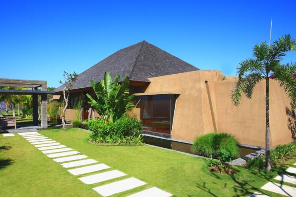 Villa with Garden view