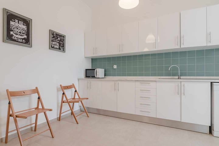 Spacious 8-Bedroom Apartment in Central Lisbon gallery image 4