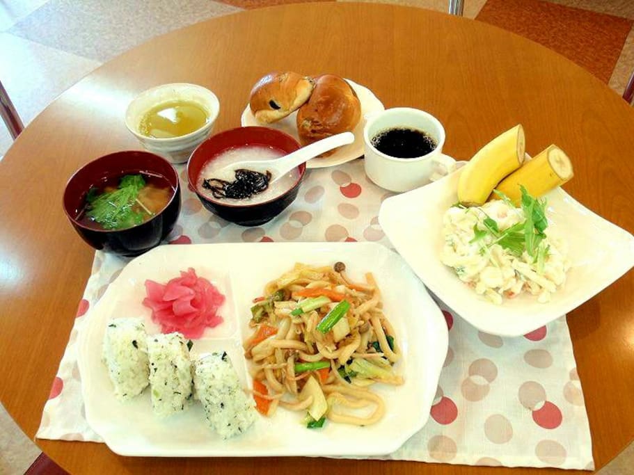 無料和洋朝食
Free Breakfast of Japanese & Western style