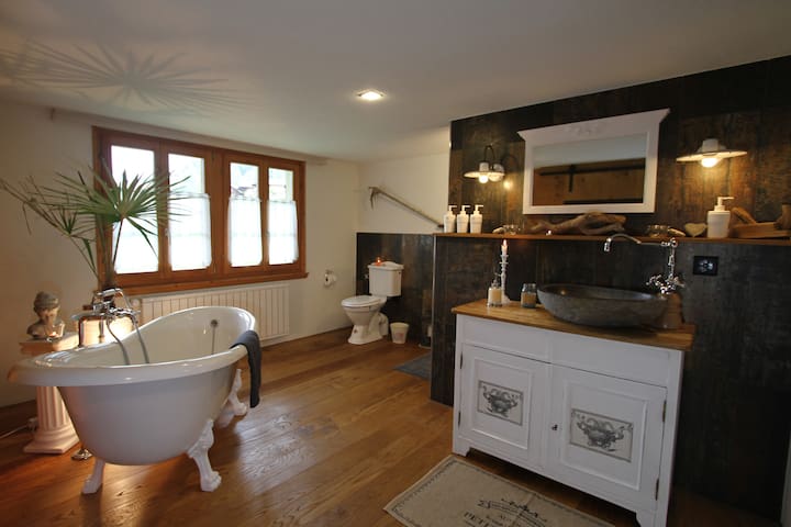 Bijou mit Blick auf Blüemlisalp