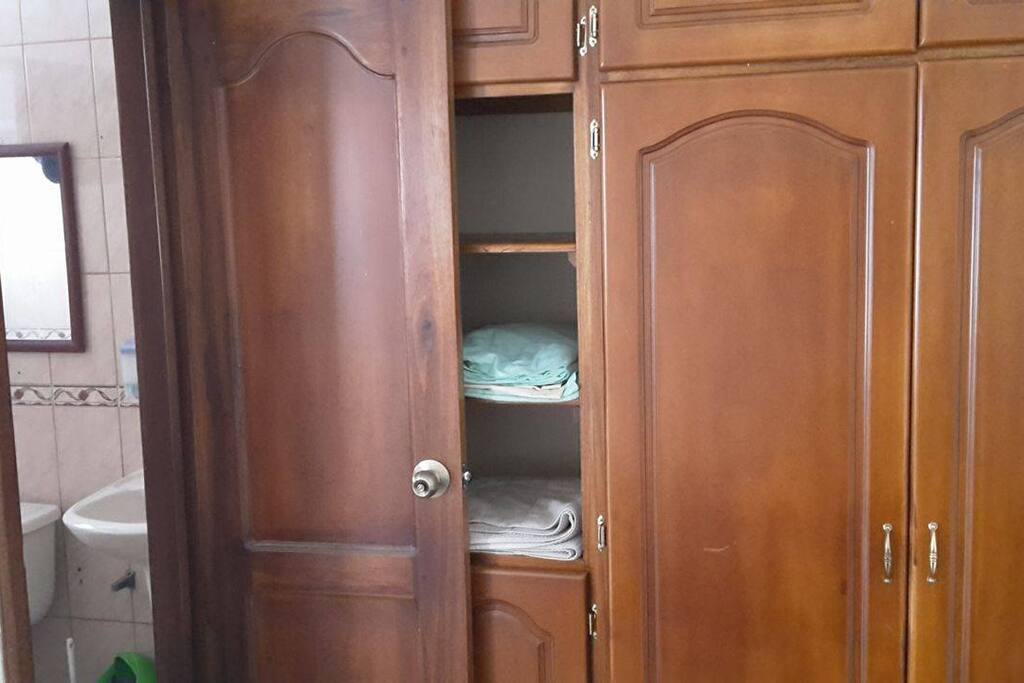 closet sabanas y toallas