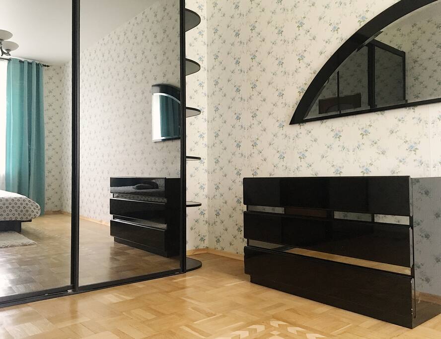 Первая комната (first room)