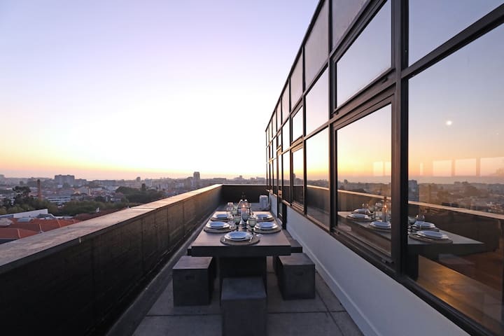 Porto Stunning Central Penthouse – Free parking