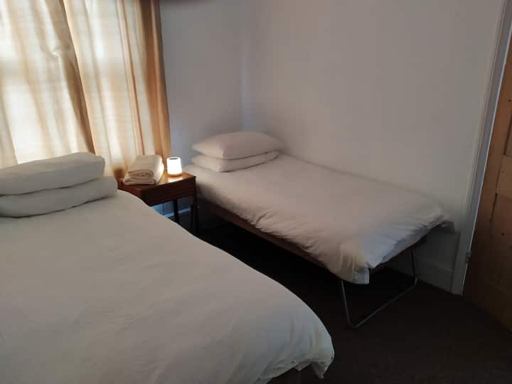 Second bedroom showing trundle bed out