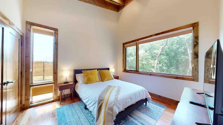 La chambre 2 avec un lit queen size + un lit jumeau pliable est également disponible pour une utilisation !