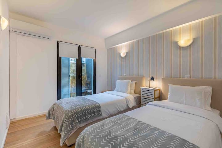 Dormitorio con dos camas. 