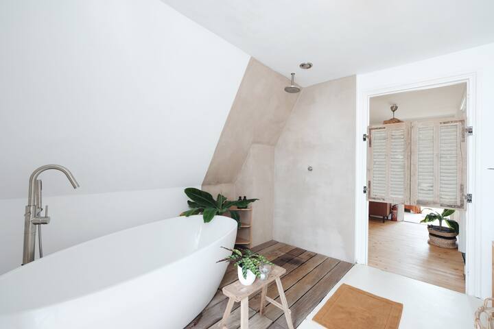 Sfeervol strandhuis in groene omgeving gallery image 4