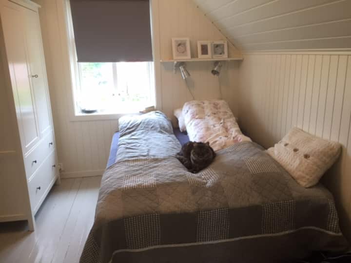 أكبر غرفة ، سرير مزدوج.