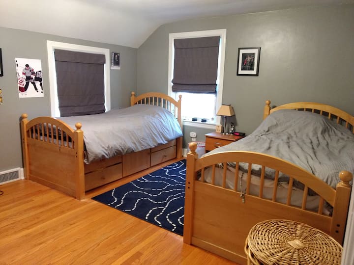 Dormitorio: dos camas de una plaza