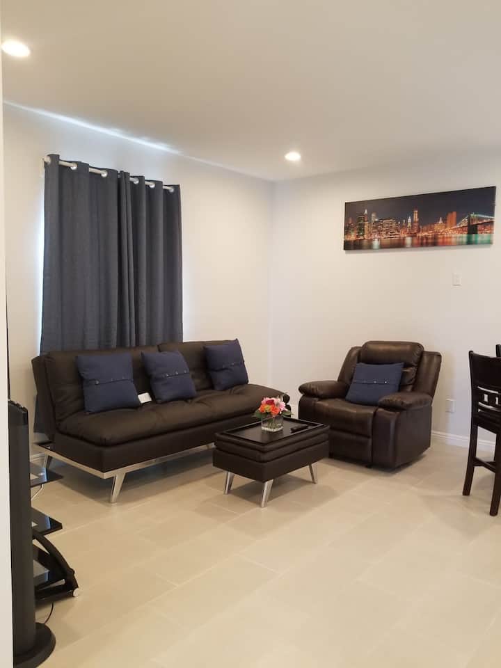 Cozyguesthouselittlesaigonbeachesdisneycentraloc - Los Alamitos, CA