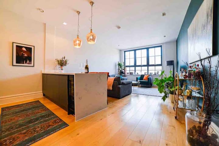 The Bank - Modern Apartment In Cardiff Bay - Cardiff