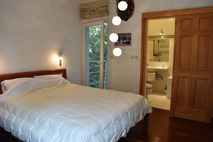 Room 1