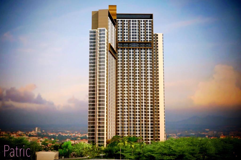 Unixx South Pattaya is located in Pratumnak Hill, surrounded by trees, like a natural oxygen bar. It is close to the sea and to all the recommended attractions in PATTAYA.