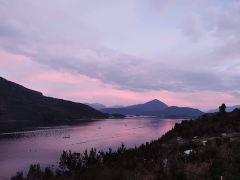 2 Bedroom house, with great views and fireplace.