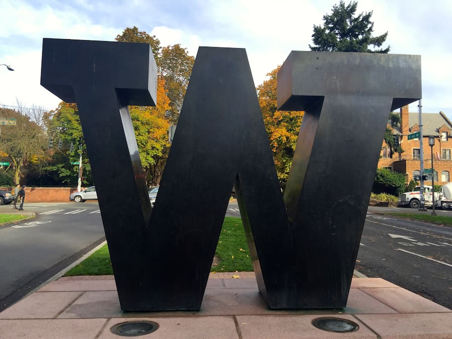 The apartment is less than 2 miles from the entrance to the University of Washington.