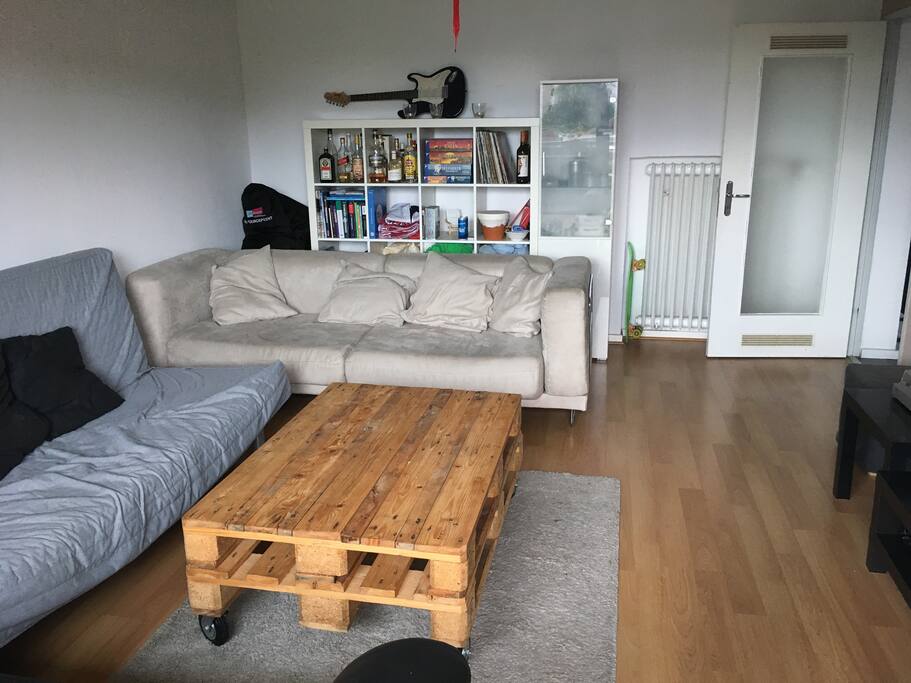 Euer Schlafplatz (WG-Wohnzimmer Blick 2)