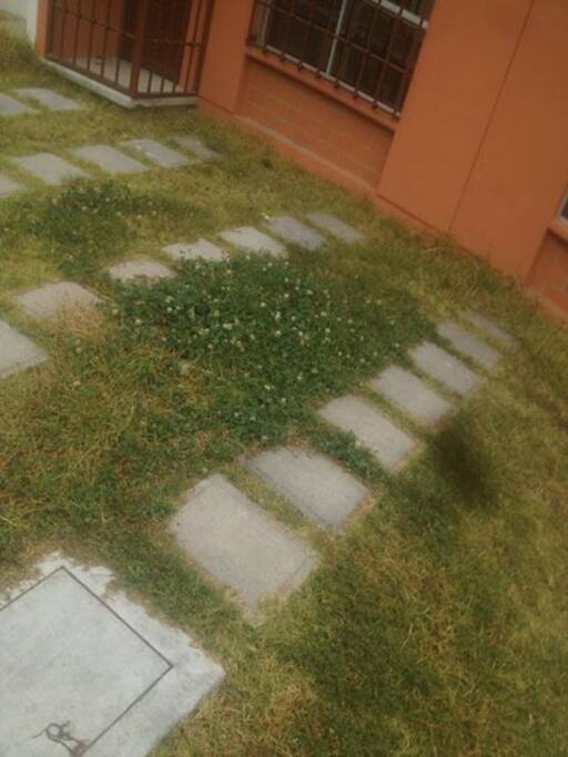 ESPACIO DE ESTACIONAMIENTO