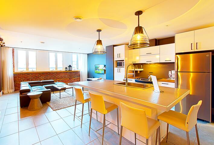 402 – Les Lofts St-Joseph – Par Les Lofts Vieux-QC gallery image 2