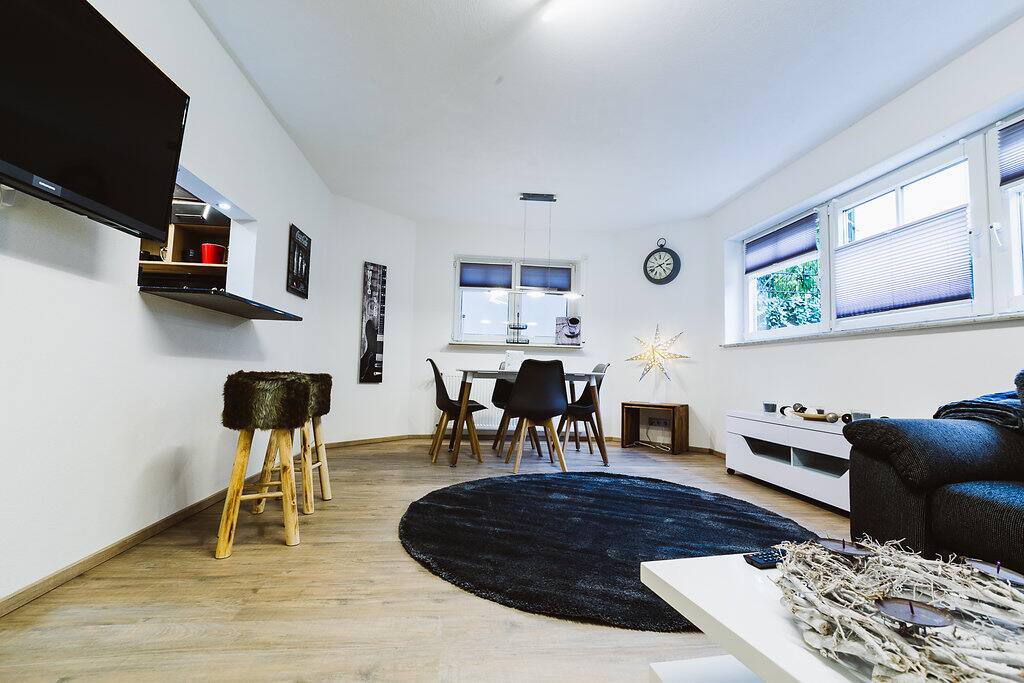 Wohnzimmer mit Essbereich