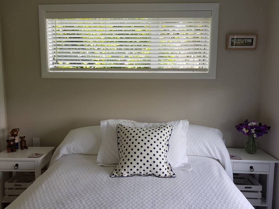 Queen size bed