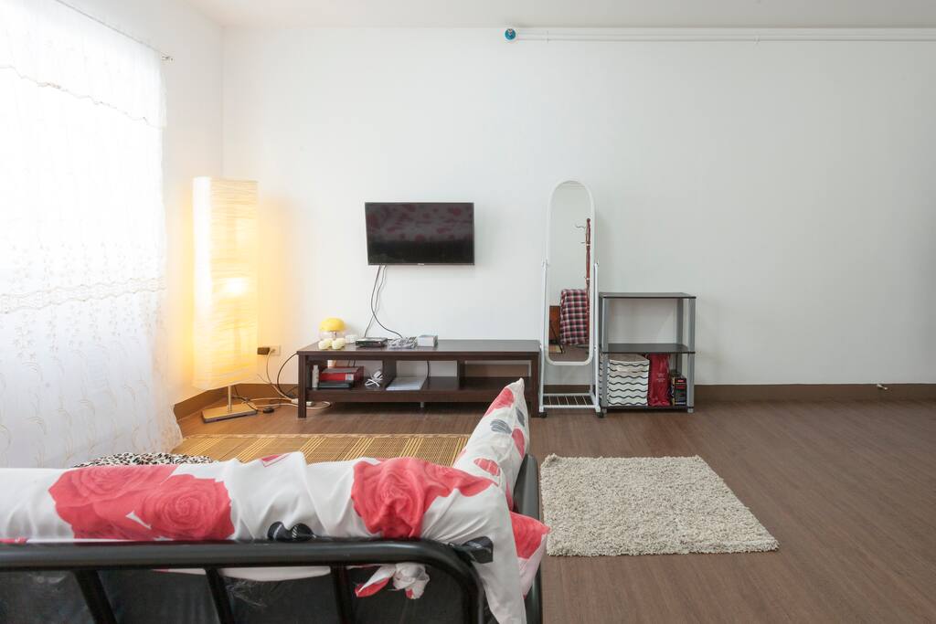 TV/Lounge lay around area