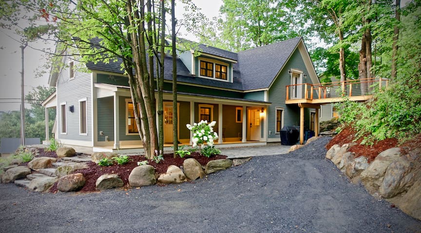 New!  Vermont Modern Farmhouse in Stowe Village