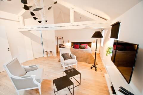 New "la Chambre à coté" St Louis