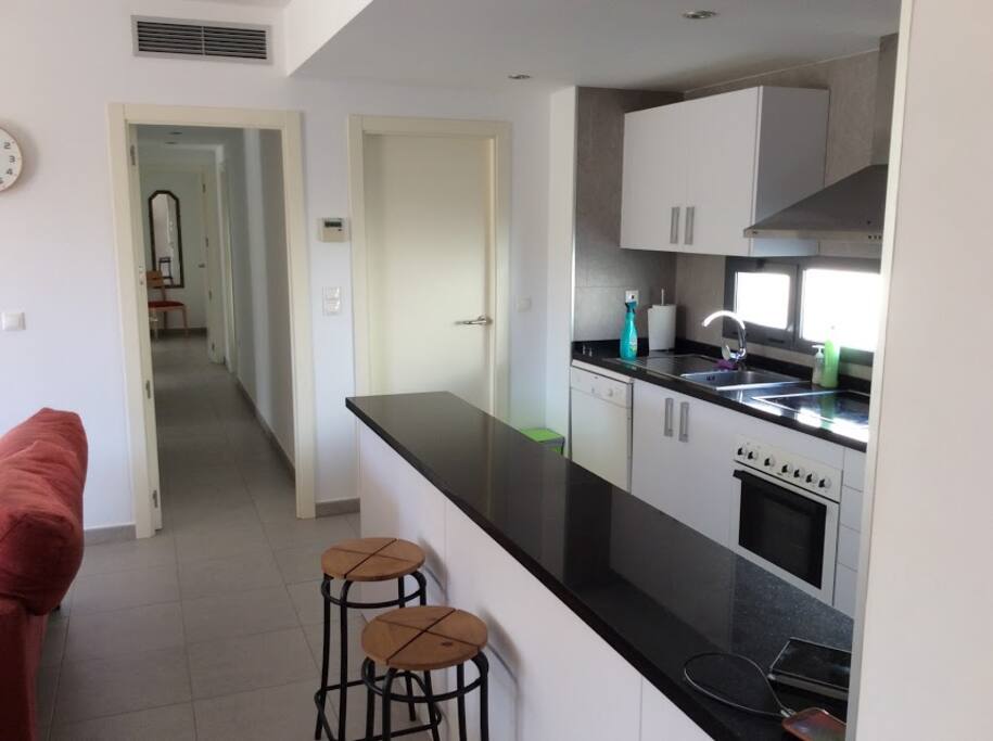 kitchen/breakfast bar
