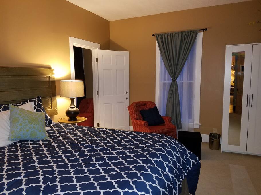 Queen bedroom