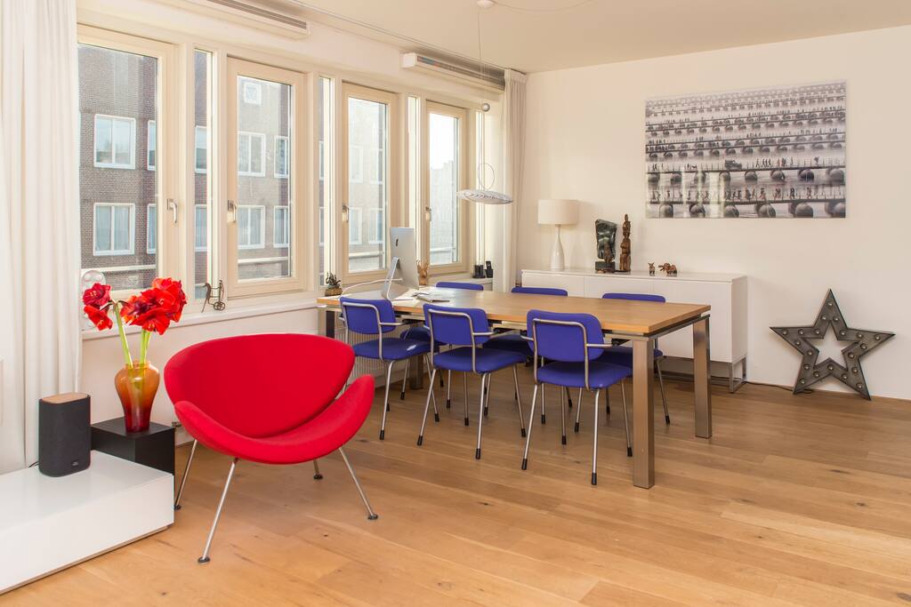Big table for brunch, diner or just reading a newspaper