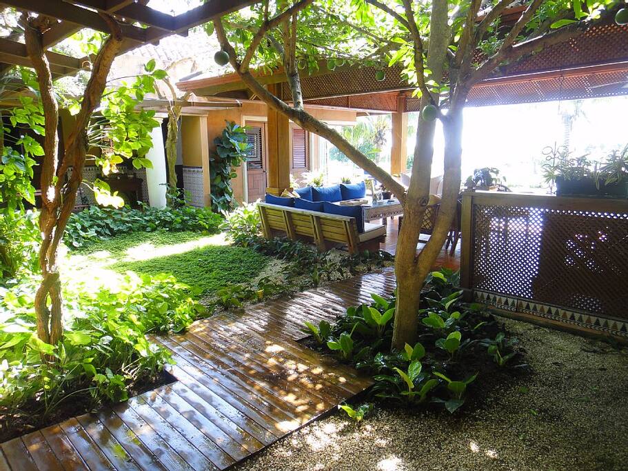 Interior patio surrounded by bedrooms and social areas.