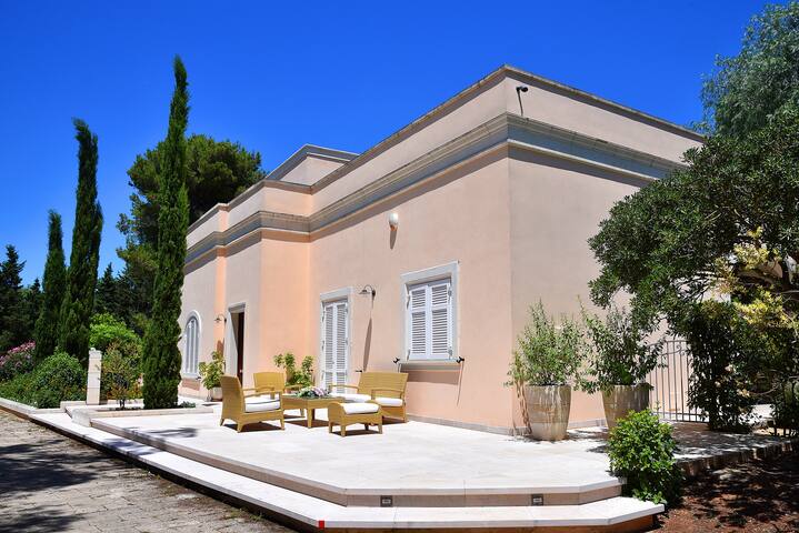 Relaxing Villa in the pine forest and by the sea