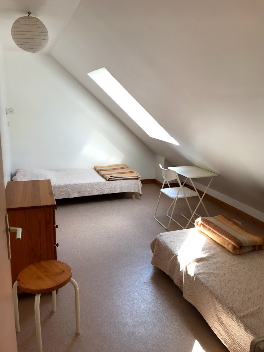 spavaća soba 2 kreveta za jednu osobu 1. kat