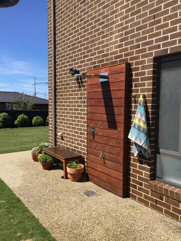 Ocean Views, Torquay gallery image 4