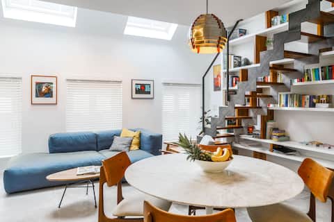 Top performing Airbnb: Classy penthouse with terrace in the heart of Gent in Oost Vlaanderen