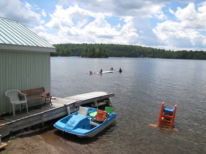 4 bdrms Lake front with Spendid View of Lac Louisa Cottages for Rent